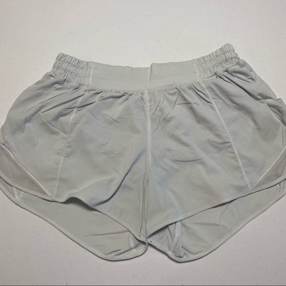 Lululemon Hotty Hot Short II *Long 4" Size 8 Tall